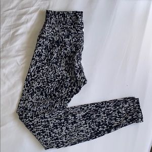 Lululemon Align size 6 / 28”